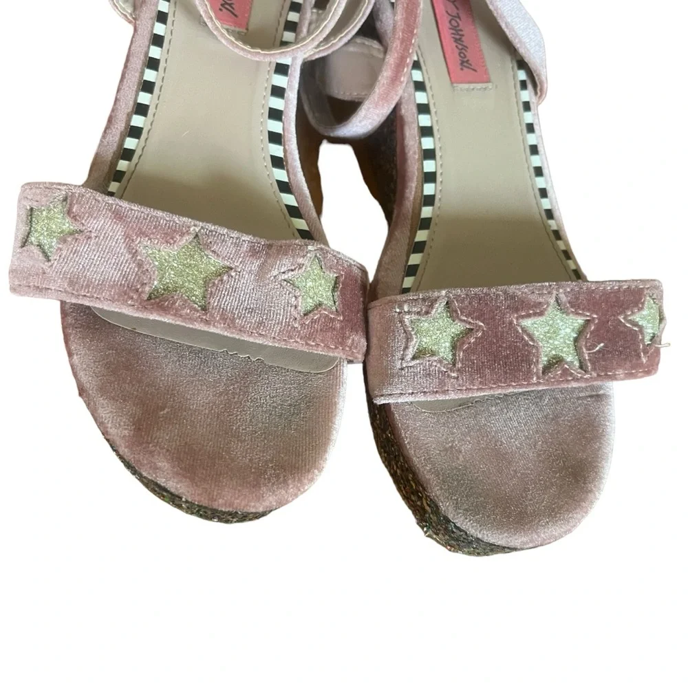 Betsey Johnson 5 Kenna Velvet Sparkle Sandals Stars Straps Boho Pink‎ Heel Wedge